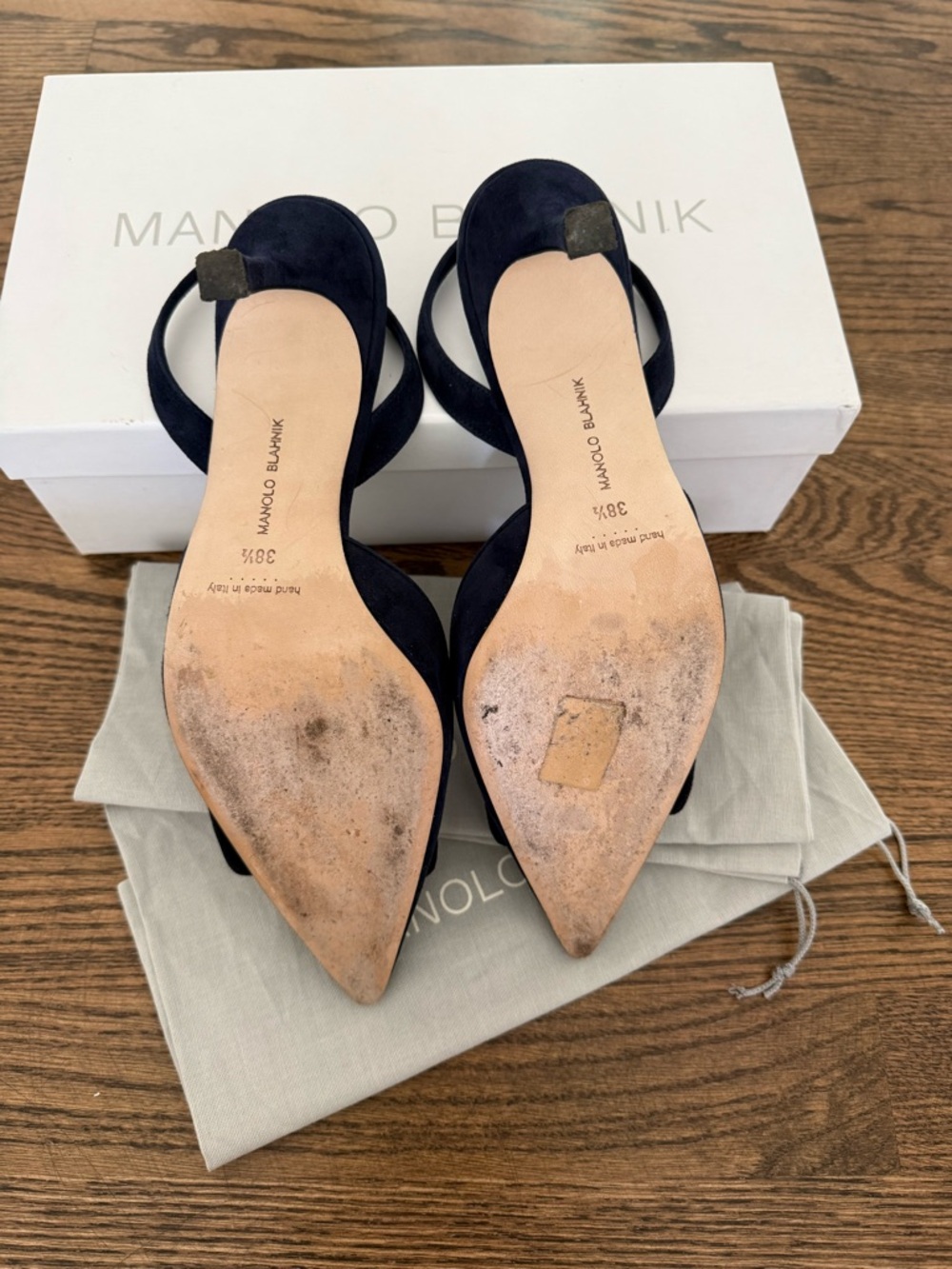 Manolo Blahnik Maysli Navy Suede Slingback Pumps. 8.5 - Picture 4 of 4